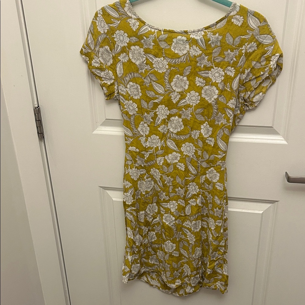 Amuse Society Yellow and White Floral Midi Dress